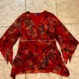 Gorgeous Blouse, perfect for the holidays🎄